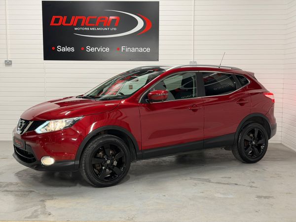 Nissan Qashqai SUV, Diesel, 2016, Red