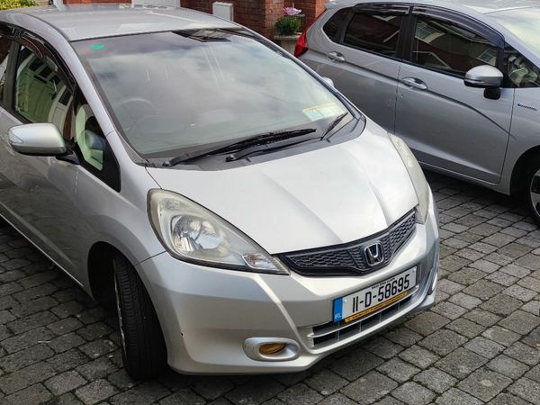 Honda Fit Hatchback, Petrol, 2011, Silver