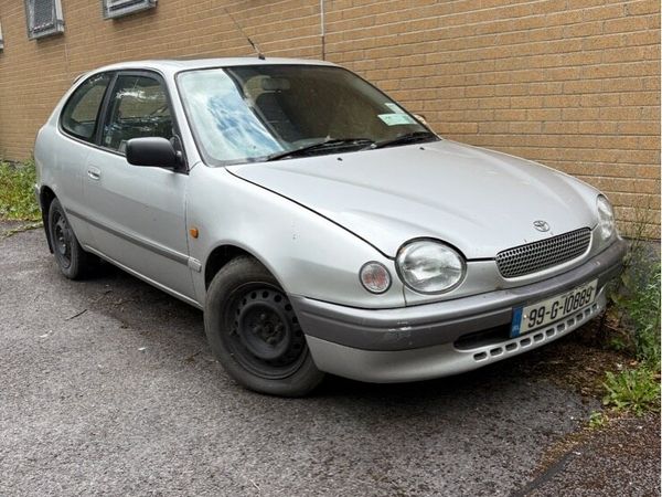 Toyota Corolla Hatchback, Petrol, 1999, Silver