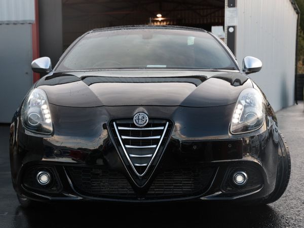 Alfa Romeo Giulietta Hatchback, Petrol, 2015, Black