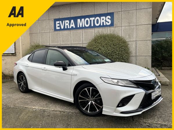 Toyota Camry Saloon, Petrol Hybrid, 2019, White