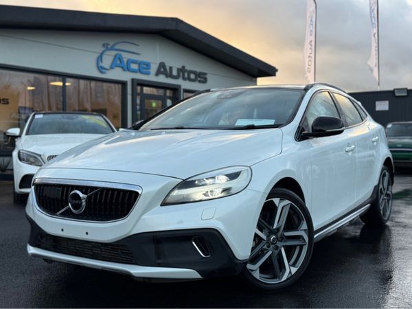 Volvo V40 Hatchback, Diesel, 2018, White