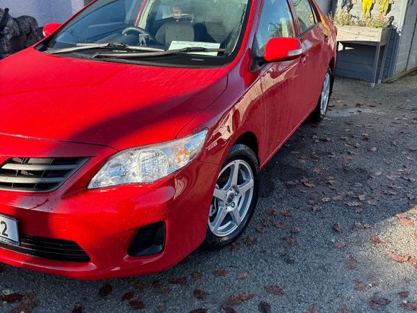 Toyota Corolla Saloon, Diesel, 2012, Red