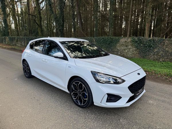 Ford Focus Hatchback, Petrol, 2019, White