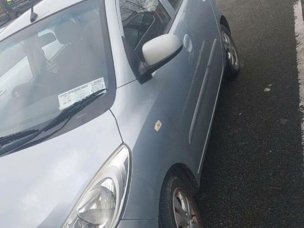 Toyota Yaris Hatchback, Petrol, 2006, Silver