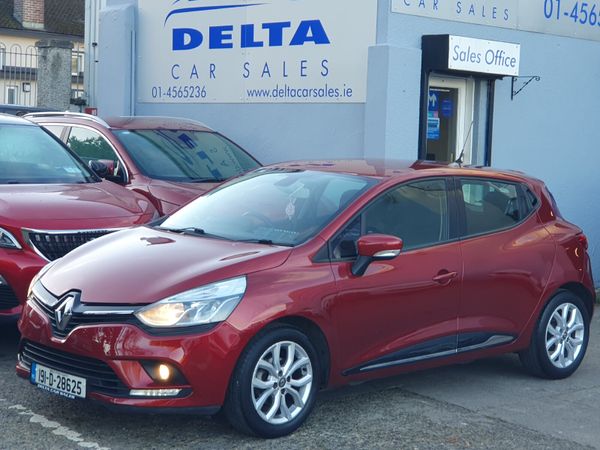 Renault Clio Hatchback, Petrol, 2019, Red