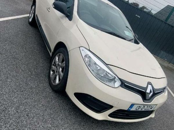Renault Fluence Saloon, Diesel, 2013, Yellow
