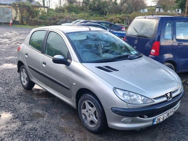 Peugeot 206 Hatchback, Petrol, 2006, Silver