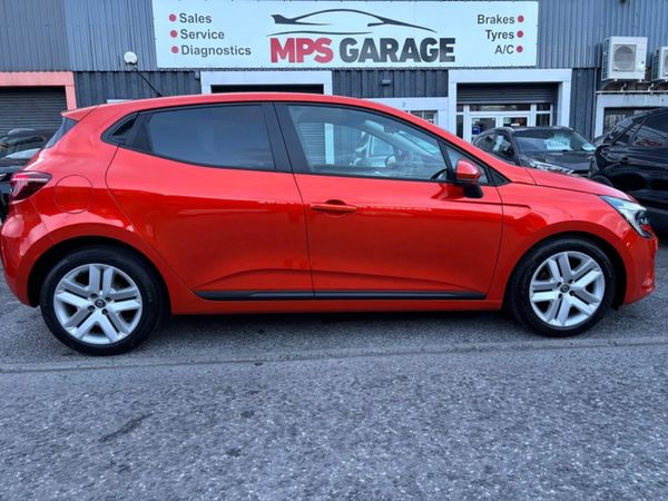Renault Clio Hatchback, Petrol, 2022, Orange