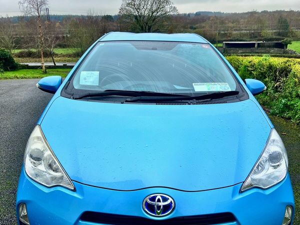 Toyota Aqua Hatchback, Petrol Hybrid, 2014, Blue