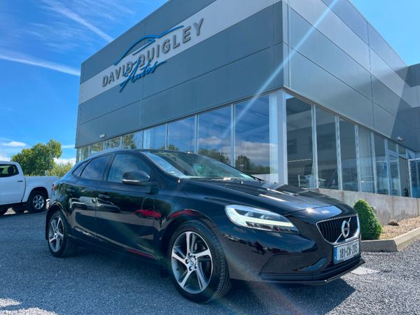 Volvo V40 Hatchback, Diesel, 2018, Black