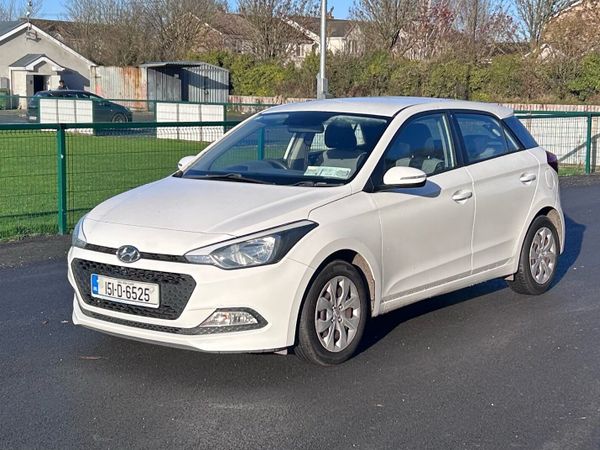 Hyundai i20 Hatchback, Petrol, 2015, White