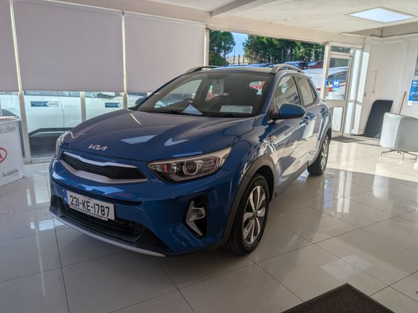 Kia Stonic Estate/Jeep, Petrol, 2023, Blue