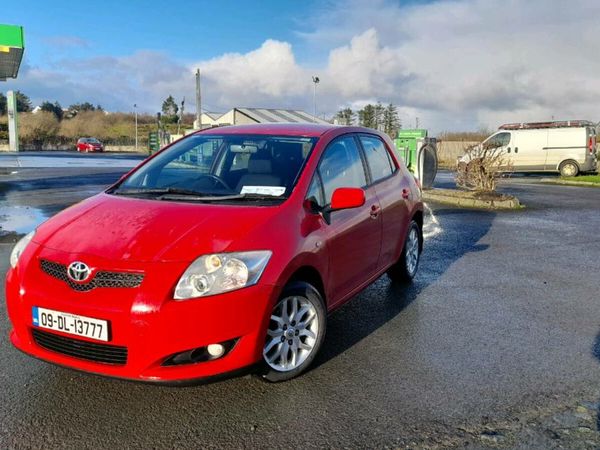 Toyota Auris Hatchback, Diesel, 2009, Red