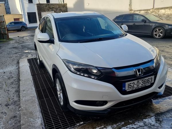 Honda Vezel MPV, Petrol Hybrid, 2015, White