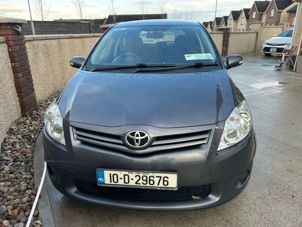 Toyota Auris Hatchback, Diesel, 2010, Grey
