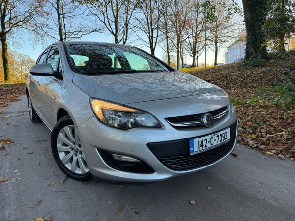 Vauxhall Astra Hatchback, Diesel, 2014, Silver