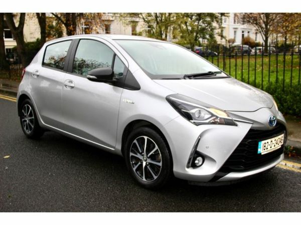 Toyota Yaris Hatchback, Petrol Hybrid, 2018, Silver