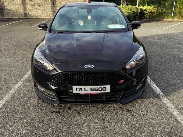 Ford Focus Hatchback, Diesel, 2017, Black