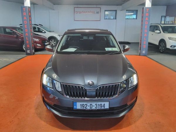 Skoda Octavia Saloon, Petrol, 2019, Grey