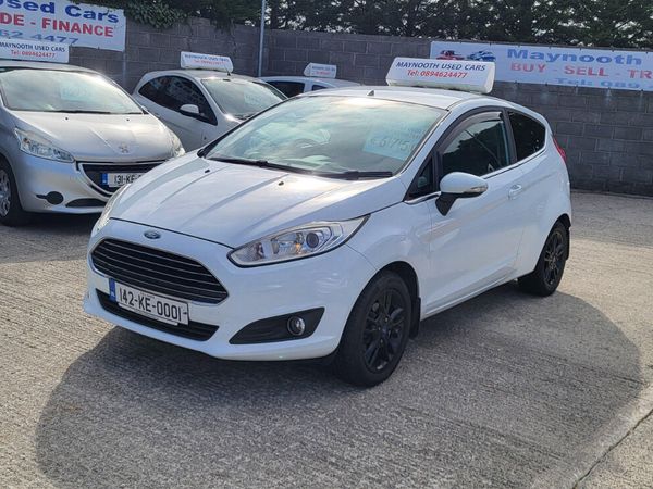 Ford Fiesta Hatchback, Petrol, 2014, White