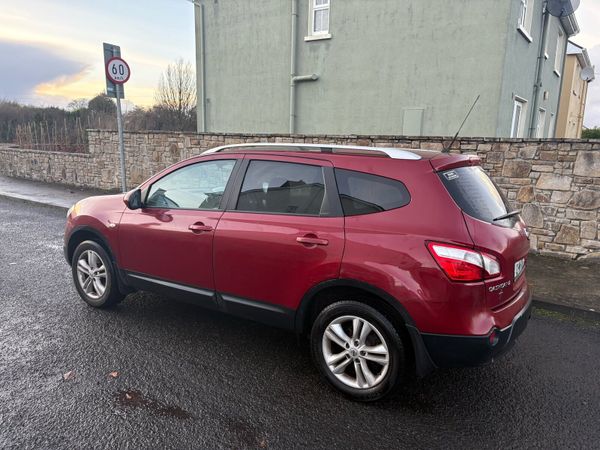 Nissan Qashqai+2 MPV, Diesel, 2012, Red