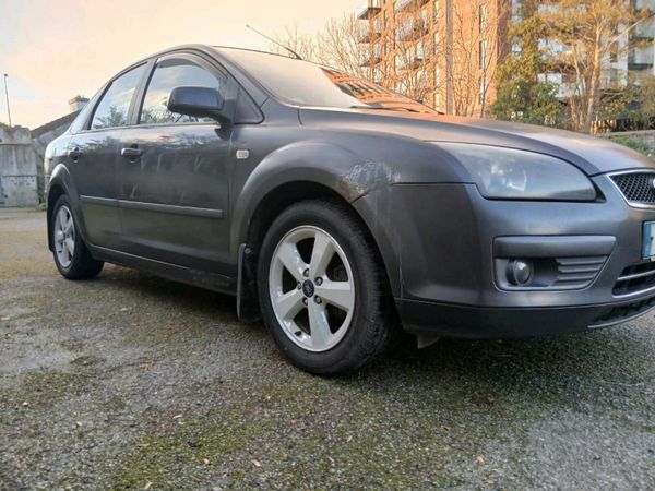 Ford Focus Saloon, Petrol, 2007, Grey