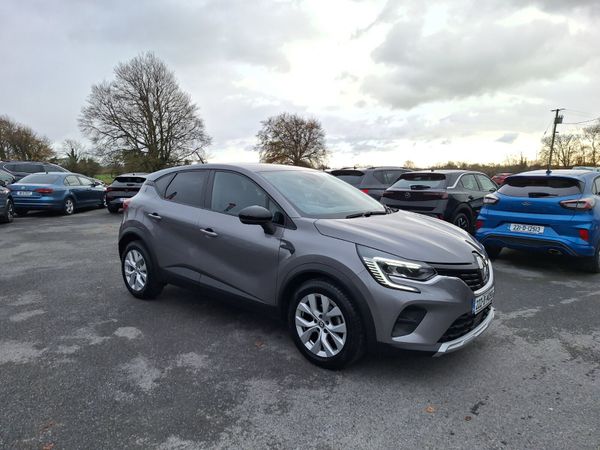 Renault Captur Hatchback, Petrol, 2022, Grey