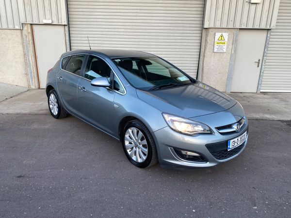 Vauxhall Astra Hatchback, Diesel, 2013, Silver