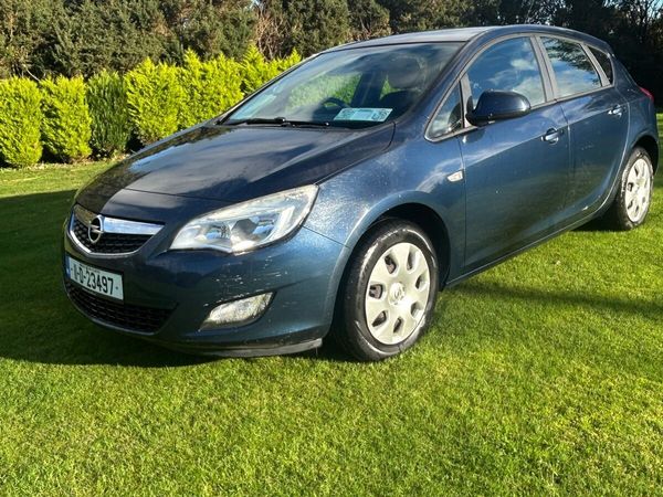 Opel Astra Hatchback, Petrol, 2011, Blue