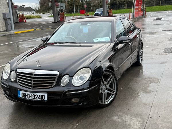 Mercedes-Benz E-Class Saloon, Diesel, 2009, Black