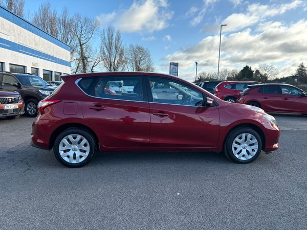 Nissan Pulsar Hatchback, Petrol, 2015, Red