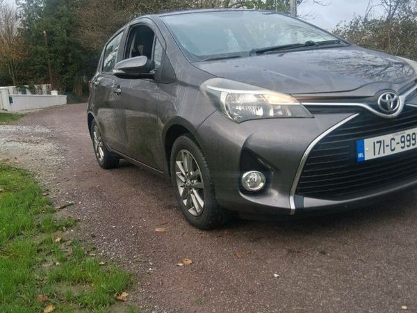 Toyota Yaris Hatchback, Petrol, 2017, Grey