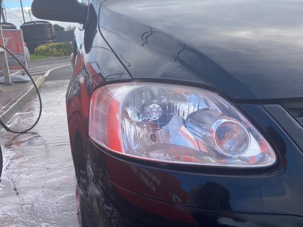 Volkswagen Fox Hatchback, Petrol, 2011, Black