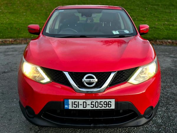 Nissan Qashqai Hatchback, Diesel, 2015, Red