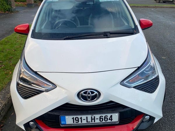 Toyota Aygo Hatchback, Petrol, 2019, White