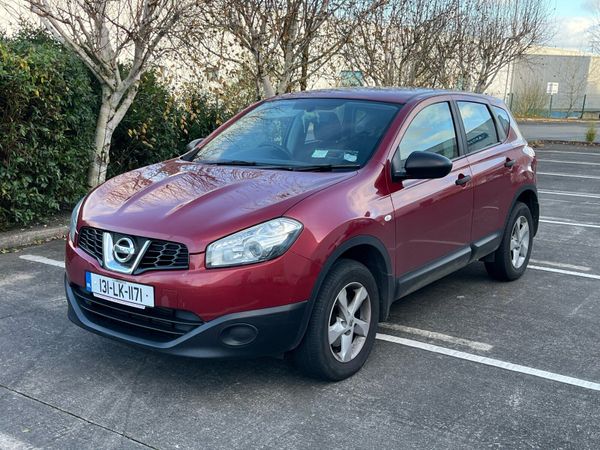 Nissan Qashqai MPV, Diesel, 2013, Red