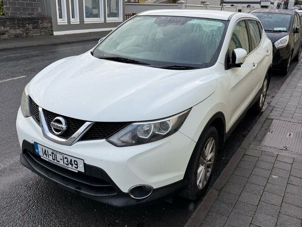 Nissan Qashqai Hatchback, Diesel, 2014, White