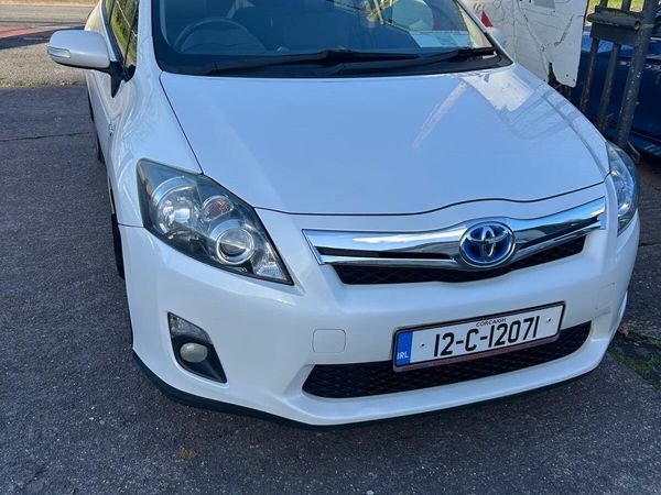 Toyota Auris Hatchback, Petrol Hybrid, 2012, White