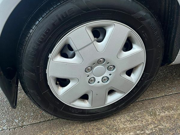 Volkswagen Golf Hatchback, Petrol, 2008, Silver