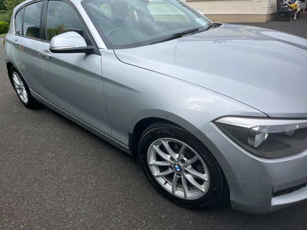 BMW 1-Series Hatchback, Diesel, 2011, Silver