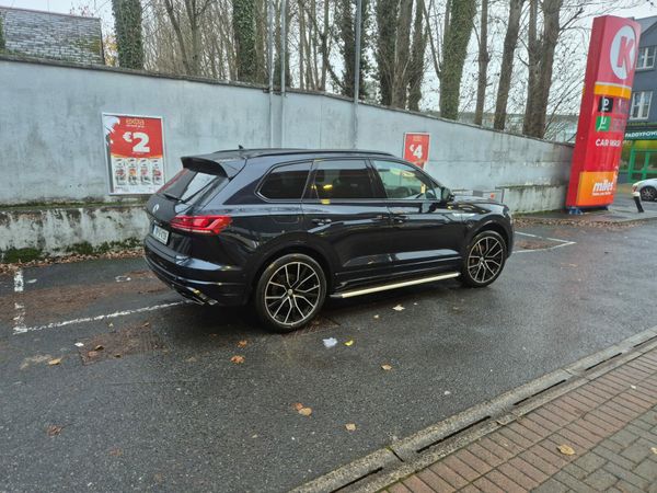 Volkswagen Touareg SUV, Diesel, 2019, Blue