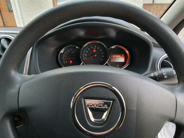 Dacia Sandero Stepway Hatchback, Diesel, 2015, White