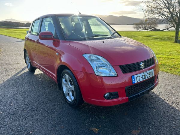 Suzuki Swift Hatchback, Petrol, 2007, Red