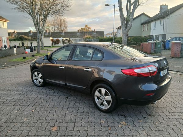 Renault Fluence Saloon, Diesel, 2011, Grey