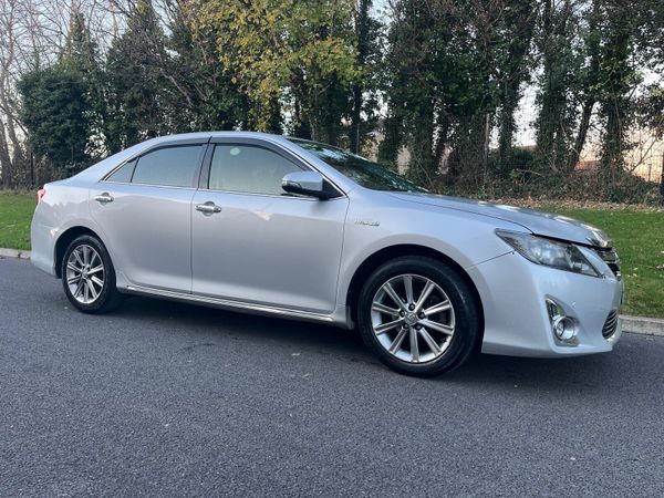 Toyota Camry Saloon, Petrol Hybrid, 2013, Silver