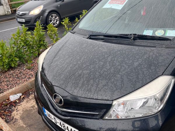 Toyota Vitz Hatchback, Petrol, 2014, Black