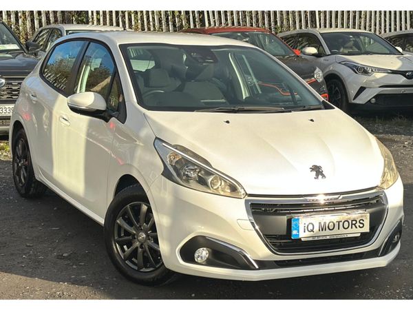 Peugeot 208 Hatchback, Petrol, 2017, White
