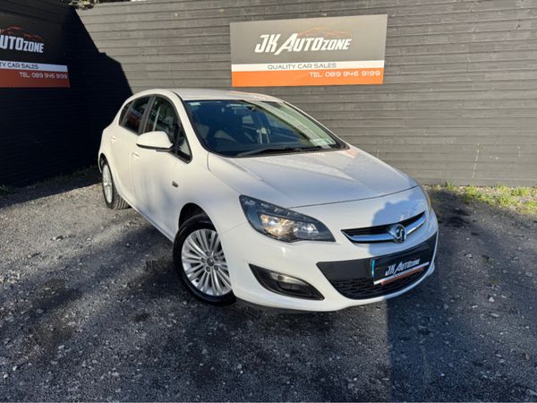 Opel Astra Hatchback, Diesel, 2013, White