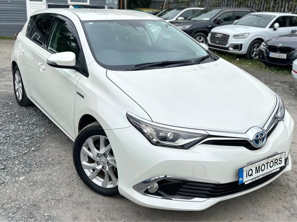 Toyota Auris Hatchback, Petrol Hybrid, 2017, White